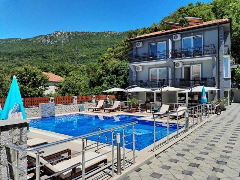 Villa Mimi Pestani Exterior photo